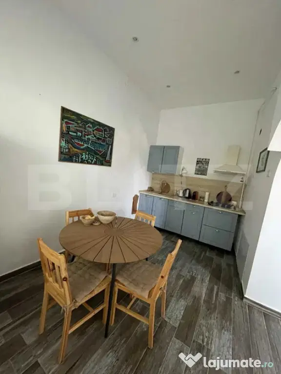 Inchiriez apartament -2 camere - Central - 100 mp