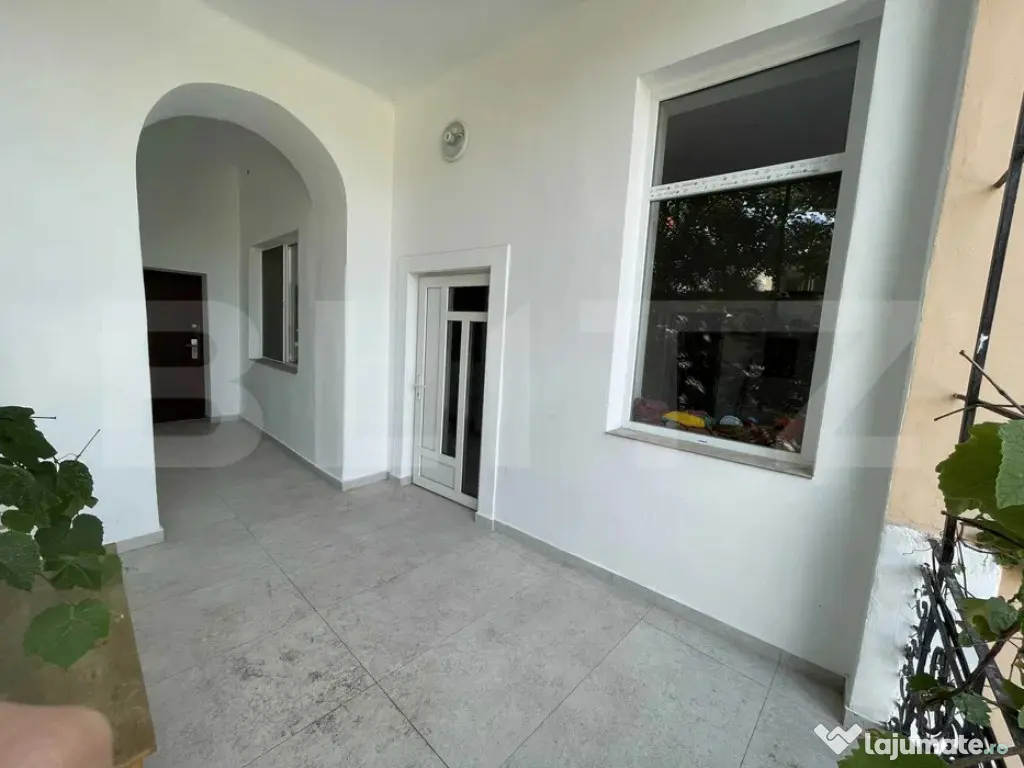 Inchiriez apartament -2 camere - Central - 100 mp
