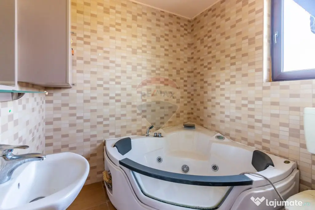Casă / vilă de vânzare în Balotești | aprox. 350 mp ...