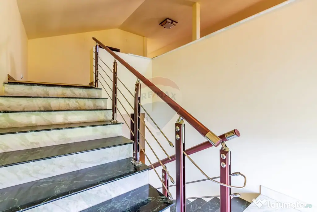 Casă / vilă de vânzare în Balotești | aprox. 350 mp ...