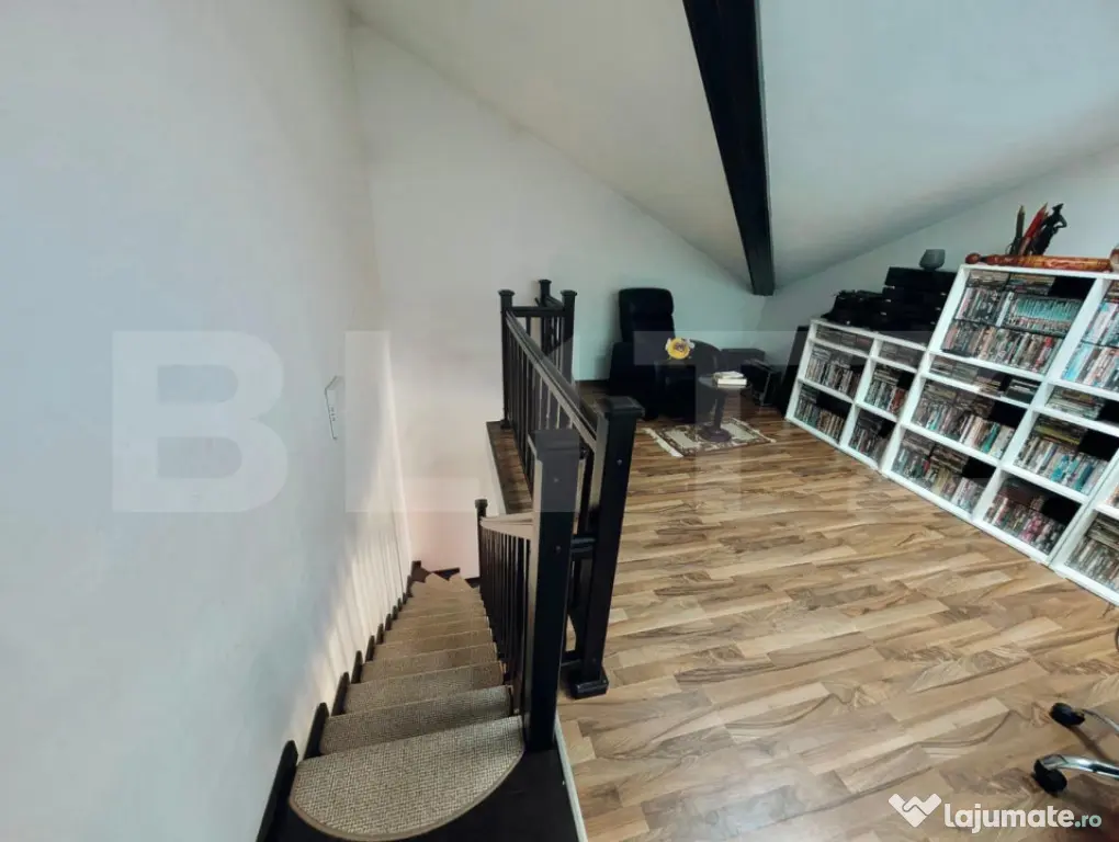 Apartament pe două niveluri, 3 camere, pet-friendly