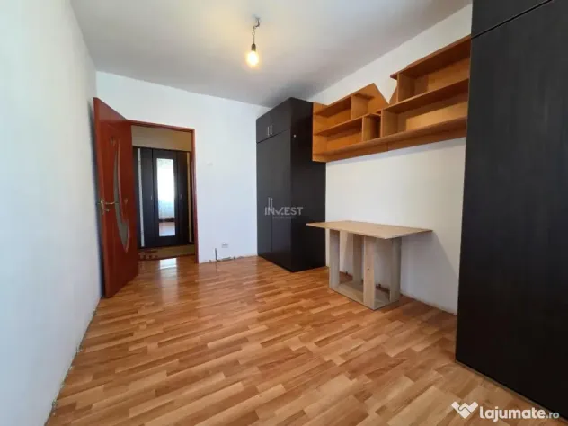 Apartament 2 camere, decomandate, etaj intermediar