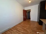 Apartament 2 camere, decomandate, etaj intermediar 