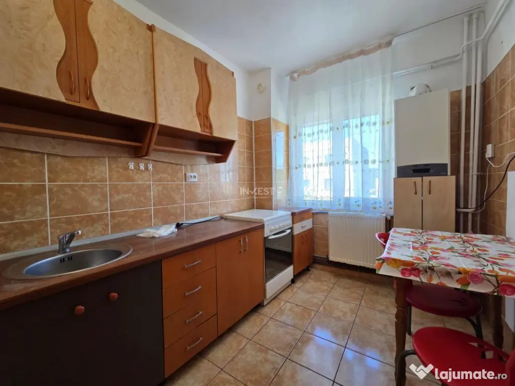 Apartament 2 camere, decomandate, etaj intermediar