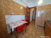 Apartament 2 camere, decomandate, etaj intermediar 