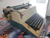 Mașină de scris Daro Optima – Made in GDR (Germania de Est) Funcțională 