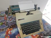 Mașină de scris Daro Optima – Made in GDR (Germania de Est) Funcțională 
