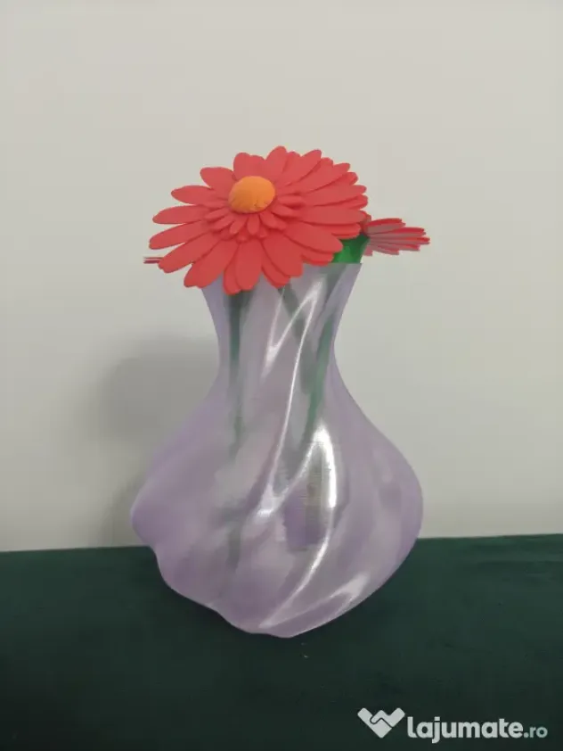 Vază decorativă translucent mov