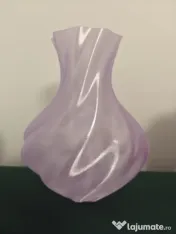 Vază decorativă translucent mov 