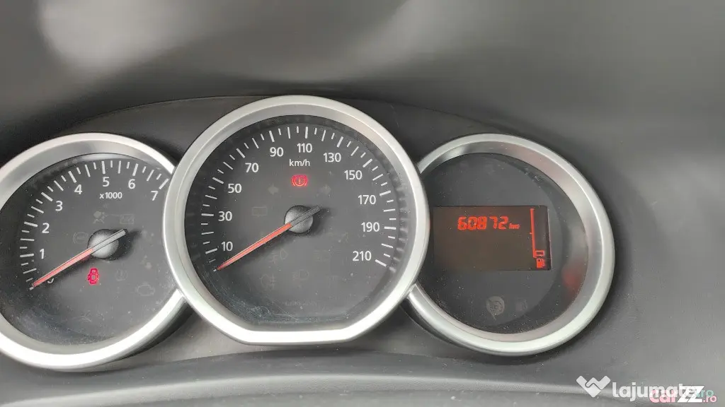 Dacia Logan an 2017, 60.000 Km, motor 999 cmc 75 CP Euro 6, anvelope iarna vara