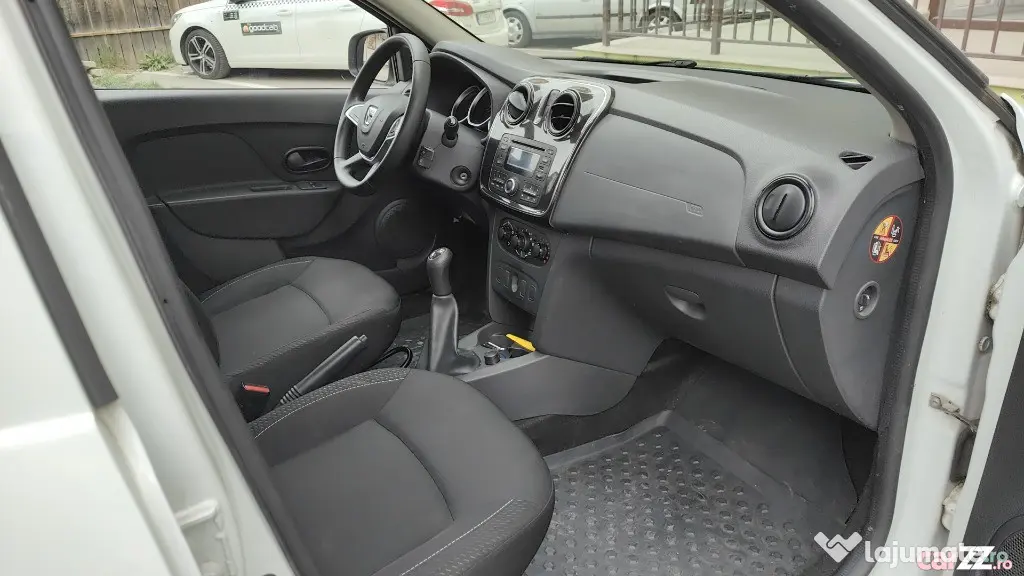 Dacia Logan an 2017, 60.000 Km, motor 999 cmc 75 CP Euro 6, anvelope iarna vara