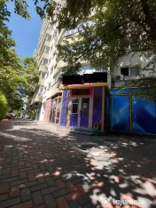 Vând spațiu comercial in zona Titan 