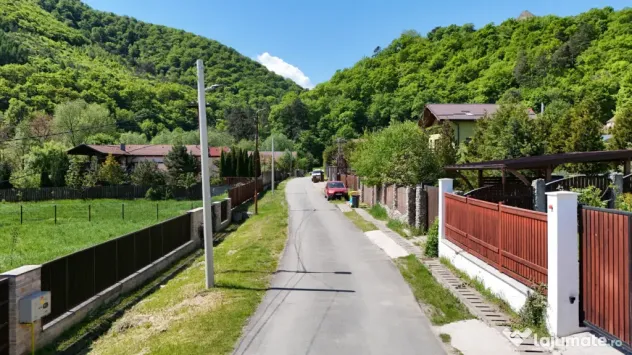 Teren intravilan cu utilitati Sub-Cetate - Cisnadioara
