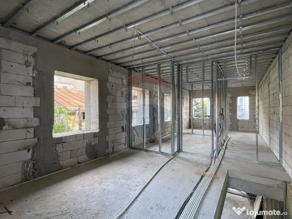 Vila in curs de renovare, teren 370mp, retras | adiacent ...