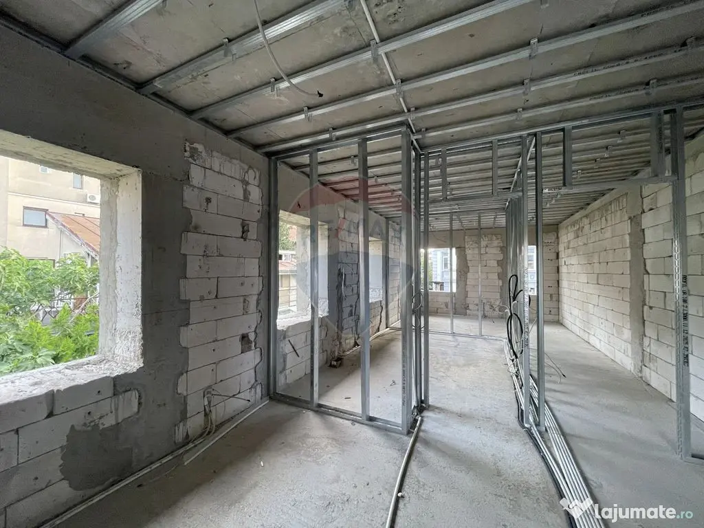 Vila in curs de renovare, teren 370mp, retras | adiacent ...