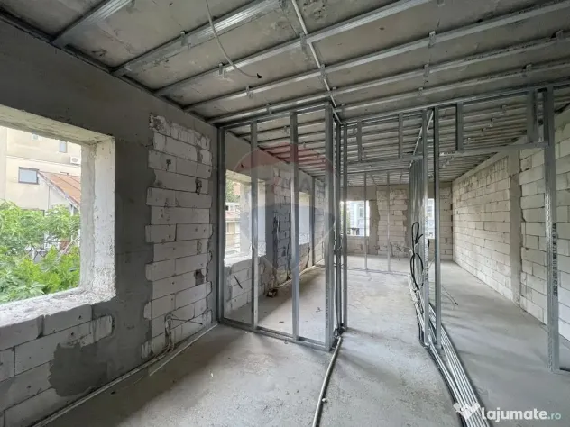 Vila in curs de renovare, teren 370mp, retras | adiacent ...