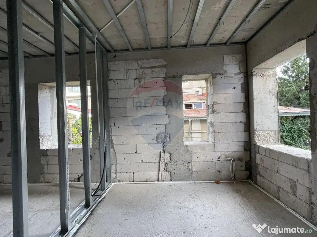 Vila in curs de renovare, teren 370mp, retras | adiacent ...