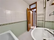 Apartament decomandat cu 4 camere orientat sud zona Cerna 