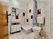 Apartament decomandat cu 4 camere orientat sud zona Cerna 