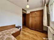 Apartament decomandat cu 4 camere orientat sud zona Cerna 