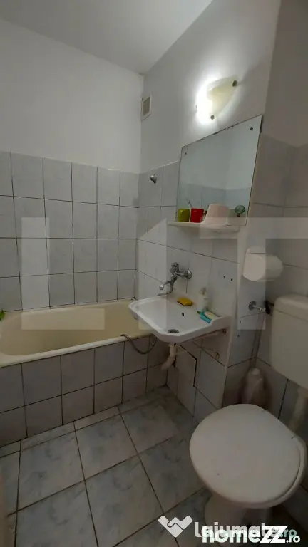 Apartament 2 camere semidecomandate, 40 mp+balcon, str. Romu - Sfantu Gheorghe (Covasna)