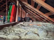 Casă cu farmec în Vișioara – terasă acoperită, curte 