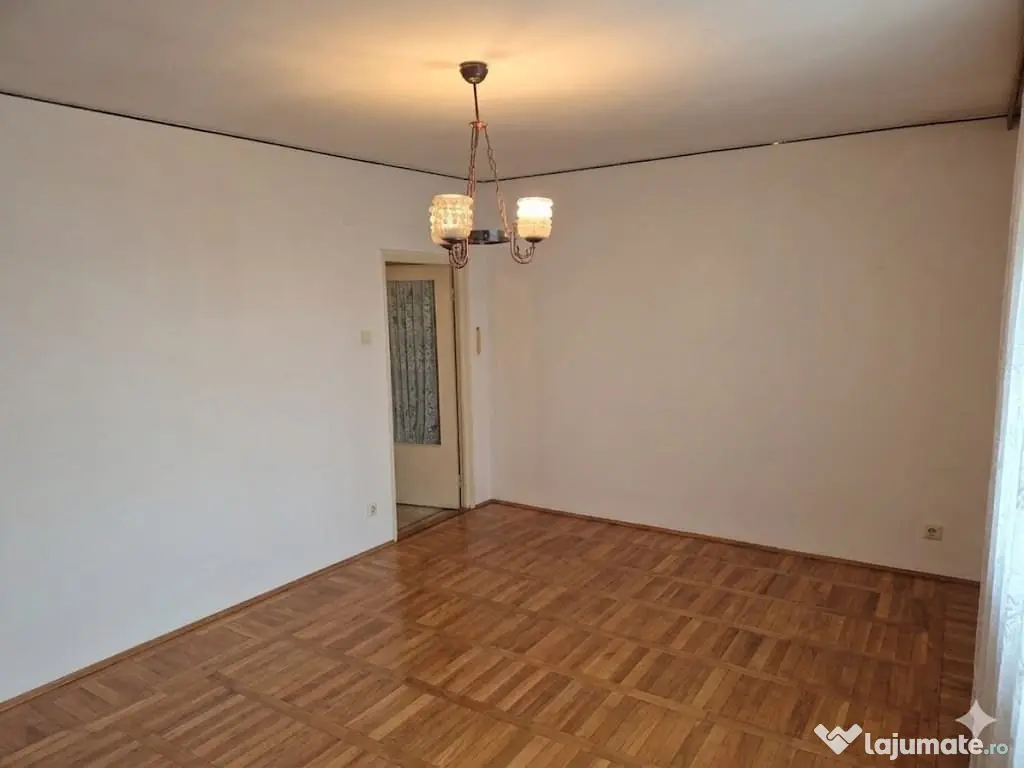 2 camere, etaj intermediar, ultracentral, ideal ce vrei.