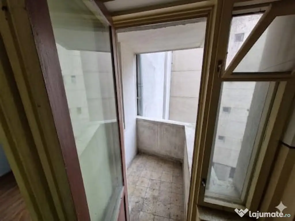 2 camere, etaj intermediar, ultracentral, ideal ce vrei.