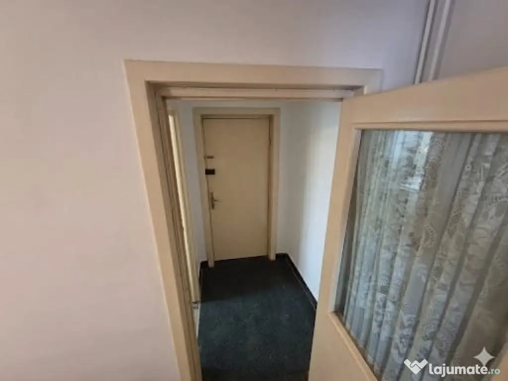 2 camere, etaj intermediar, ultracentral, ideal ce vrei.
