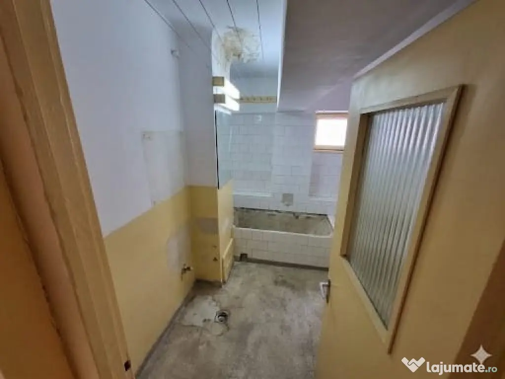2 camere, etaj intermediar, ultracentral, ideal ce vrei.