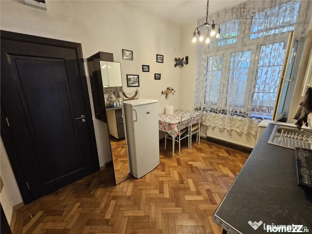 Investitie la cheie in zona centrala! 2 apartamente la casa,