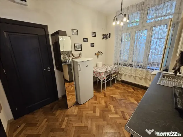 Investitie la cheie in zona centrala! 2 apartamente la casa,