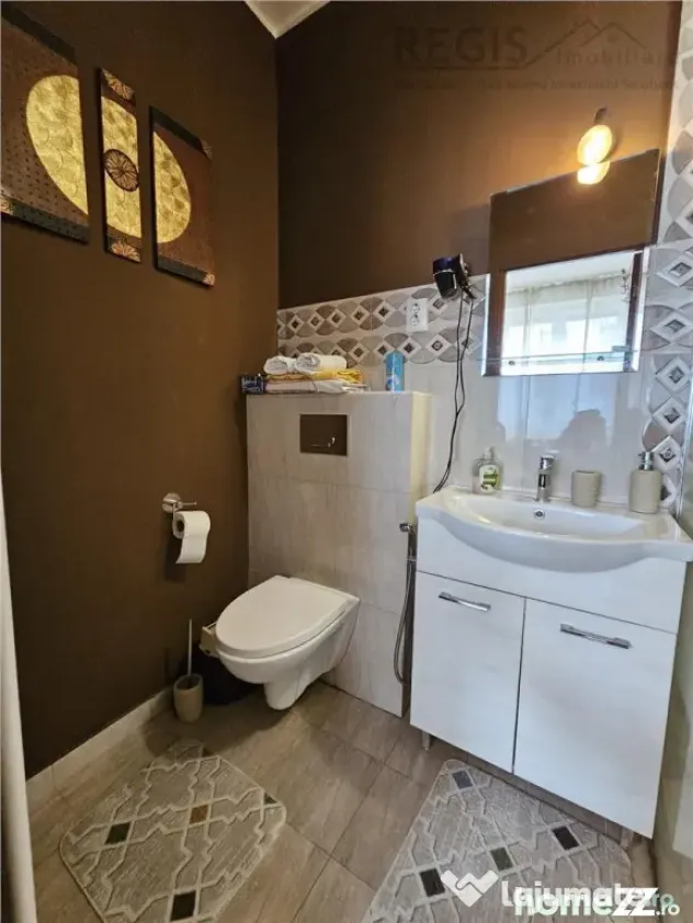 Investitie la cheie in zona centrala! 2 apartamente la casa,