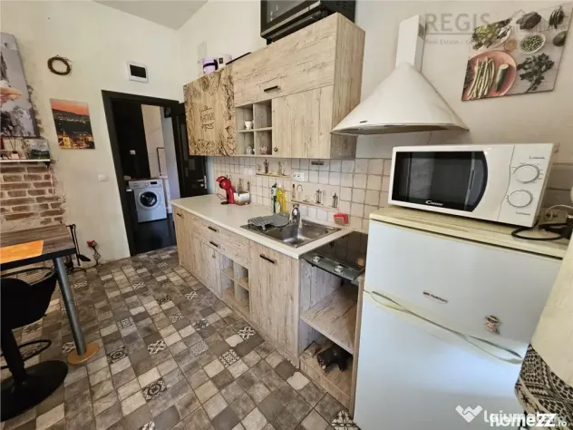 Investitie la cheie in zona centrala! 2 apartamente la casa,