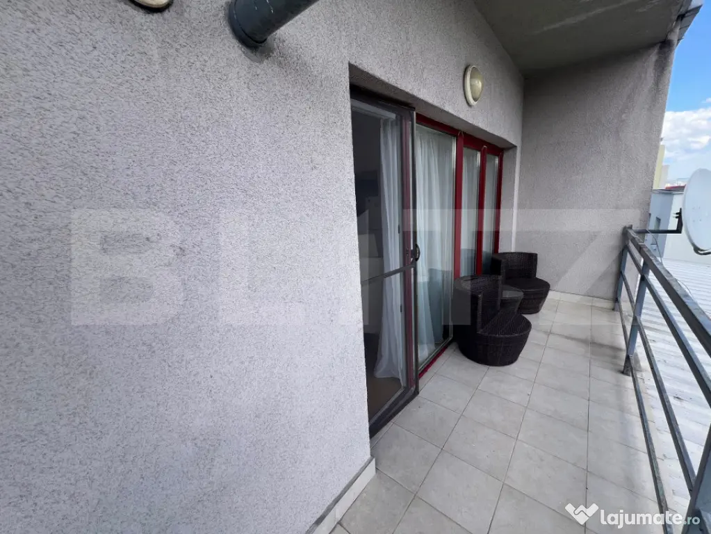 Apartament 2 camere, terasă, parcare inclusă, zona strazii