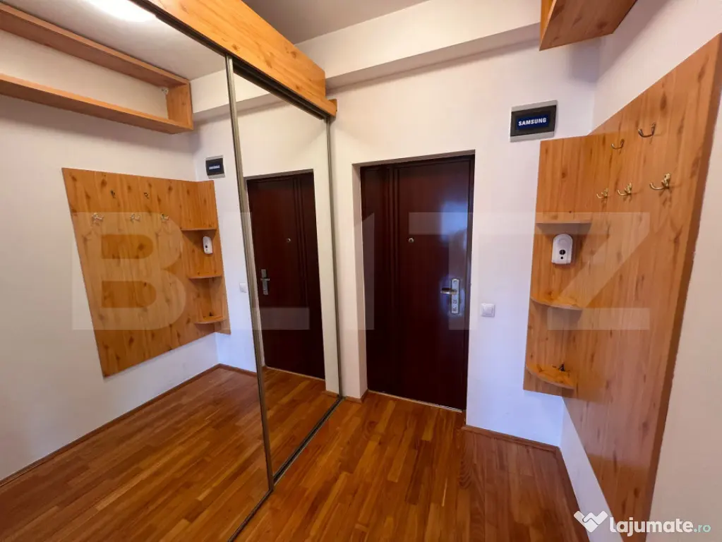 Apartament 2 camere, terasă, parcare inclusă, zona strazii