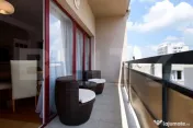 Apartament 2 camere, terasă, parcare inclusă, zona strazii