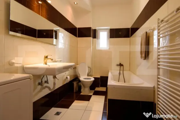 Apartament 2 camere, terasă, parcare inclusă, zona strazii