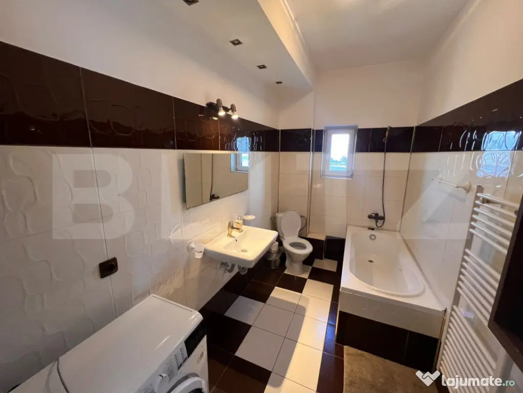 Apartament 2 camere, terasă, parcare inclusă, zona strazii