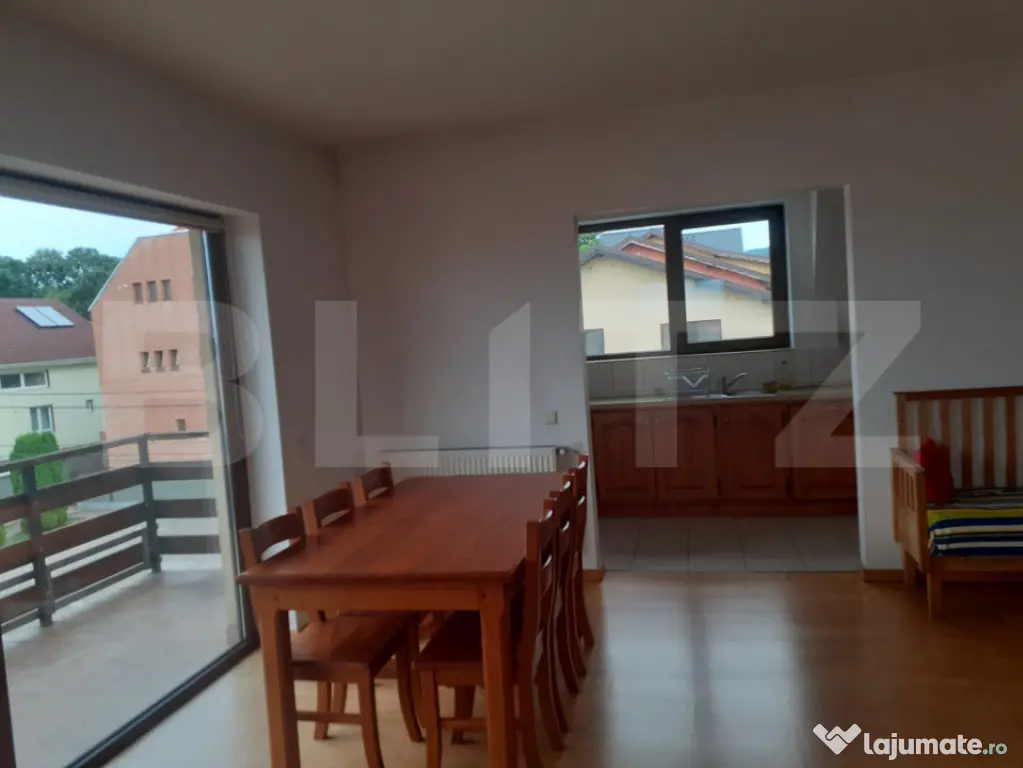 Apartament cu 3 camere, 90 mp /spațios, luminos /Parcare/ E