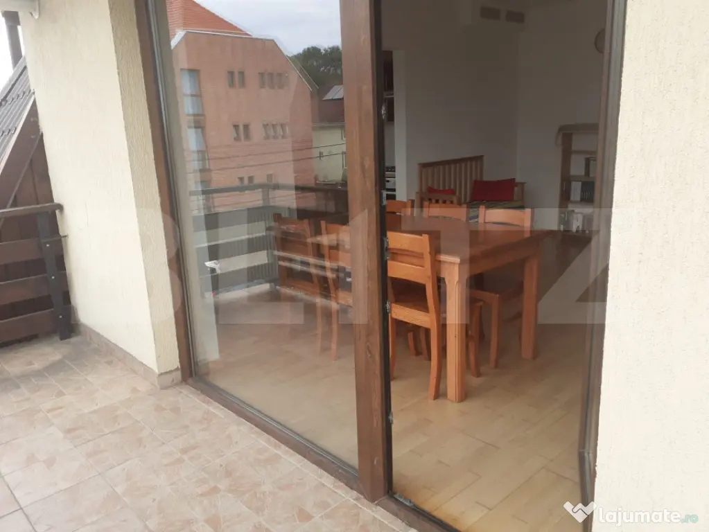 Apartament cu 3 camere, 90 mp /spațios, luminos /Parcare/ E