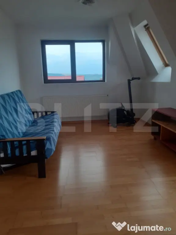 Apartament cu 3 camere, 90 mp /spațios, luminos /Parcare/ E