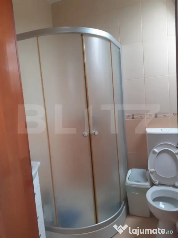 Apartament cu 3 camere, 90 mp /spațios, luminos /Parcare/ E