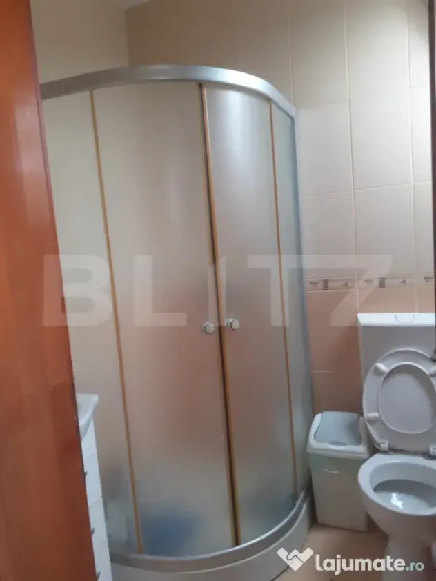Apartament cu 3 camere, 90 mp /spațios, luminos /Parcare/ E