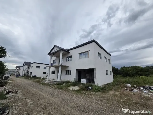 Vile noi in Vernesti/BZ ~ acces facil DN10 ~ 225mp utili ~ teren 615mp