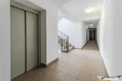 Apartament 3 camere,2 bai, decomandat, accesorizat, parcare