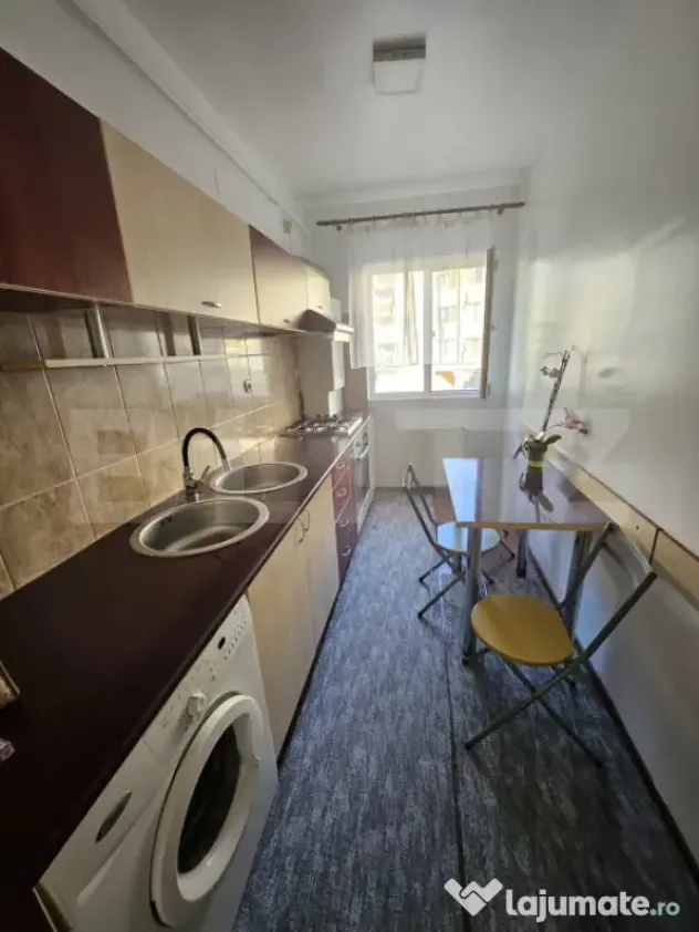 Apartament decomandat, cu 1 camera, 41 mp utili, parcare, zo