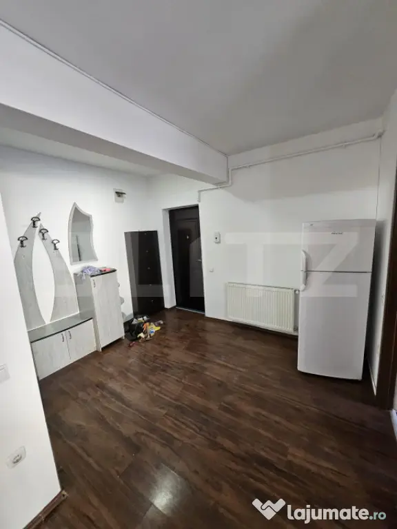 Apartament decomandat, cu 1 camera, 41 mp utili, parcare, zo