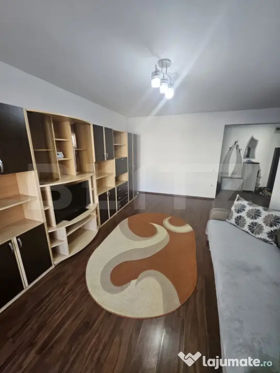 Apartament decomandat, cu 1 camera, 41 mp utili, parcare, zo