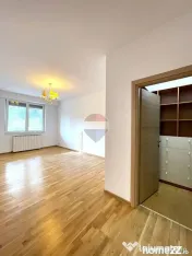 Nordului Aron Cotrus, 4 camere, langa Satul Francez